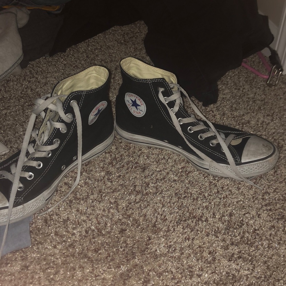 Size 9 black converse